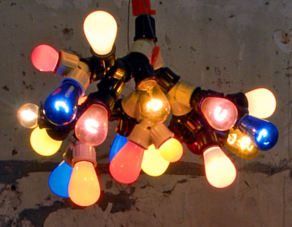 bouquet d'ampoules de toutes les couleurs